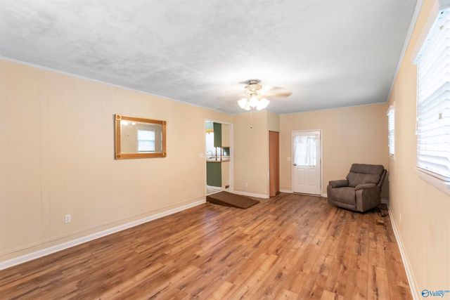 206 12th Street NW, Arab, AL 35016