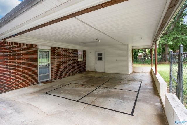 206 12th Street NW, Arab, AL 35016