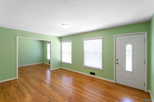 206 12th Street NW, Arab, AL 35016