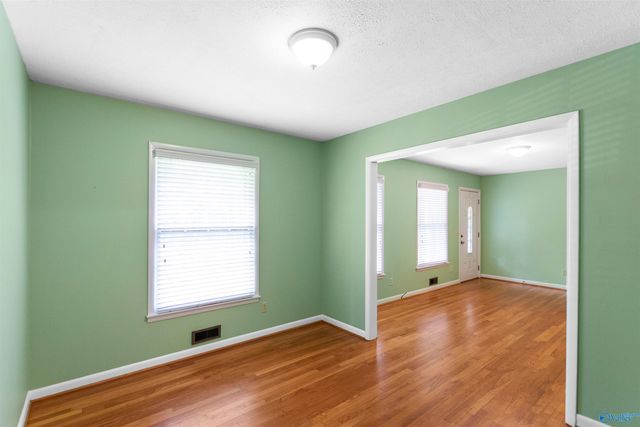 206 12th Street NW, Arab, AL 35016
