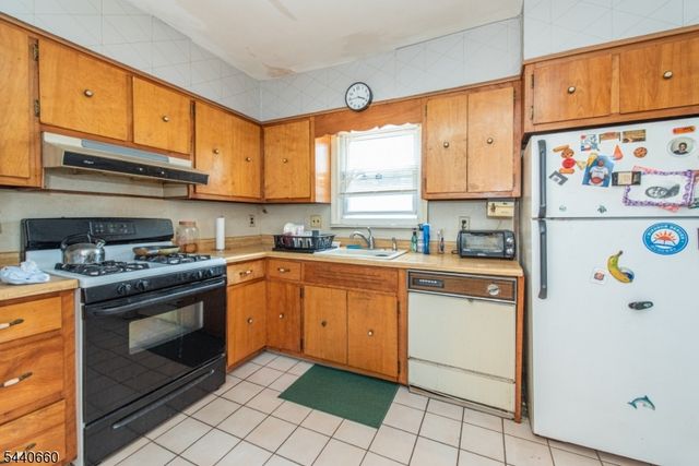 42 Delaware Ave, Bloomfield Twp., NJ 07003