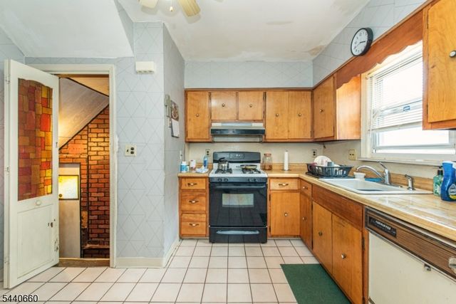 42 Delaware Ave, Bloomfield Twp., NJ 07003
