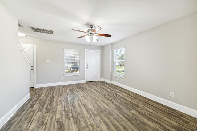 5710 Mid Way, Kingwood, TX 77339