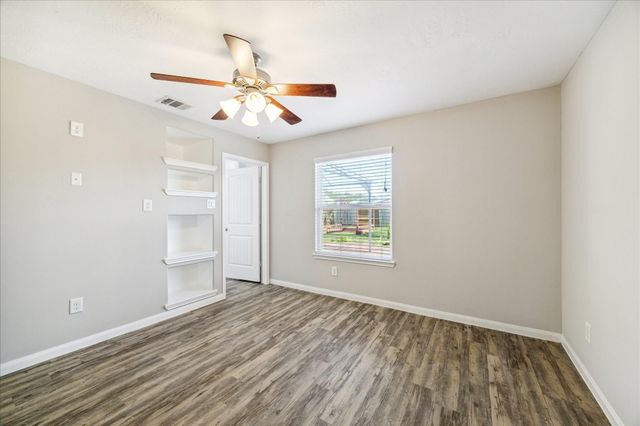 5710 Mid Way, Kingwood, TX 77339