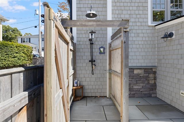 9 Anthony Street, Newport, RI 02840