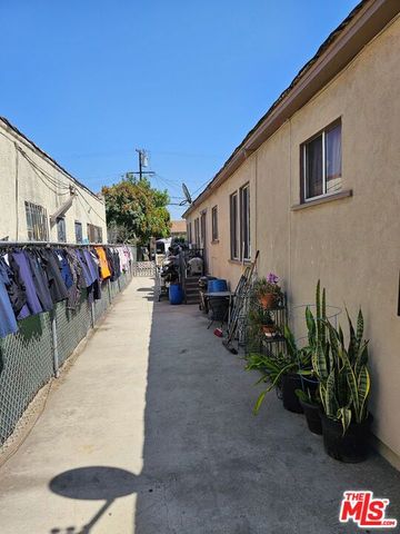 1129 E 71st Street, Los Angeles, CA 90001