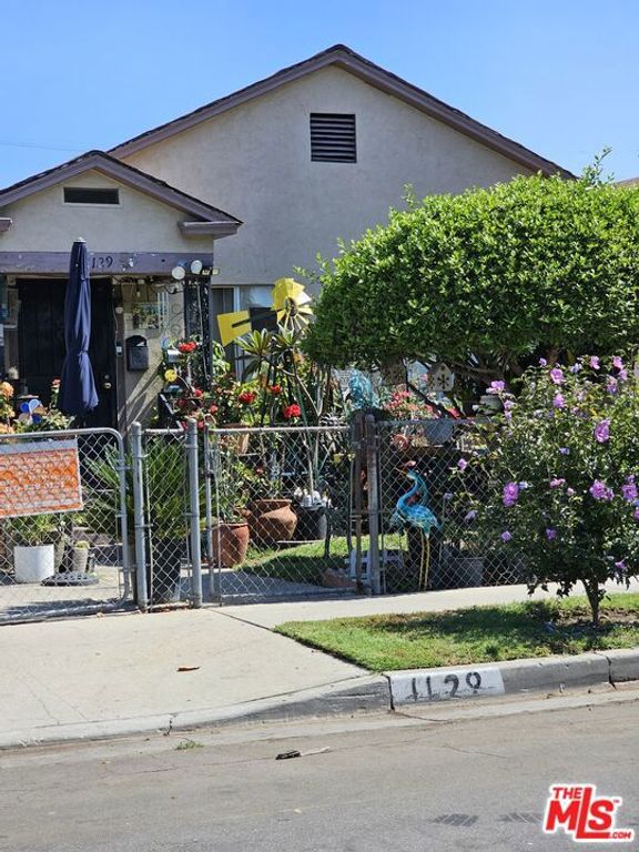 1129 E 71st Street, Los Angeles, CA 90001