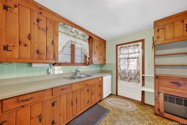 69 Beacon Street, Beacon, NY 12508