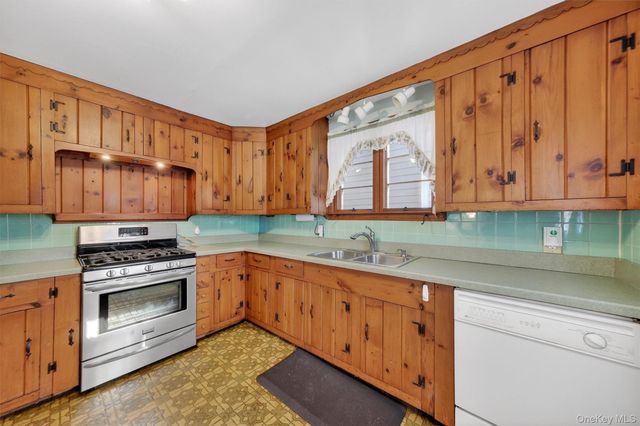 69 Beacon Street, Beacon, NY 12508