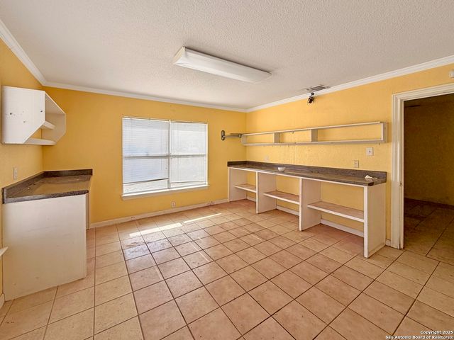 544 S WW White, San Antonio, TX 78220