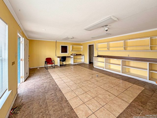 544 S WW White, San Antonio, TX 78220