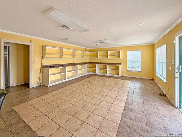 544 S WW White, San Antonio, TX 78220