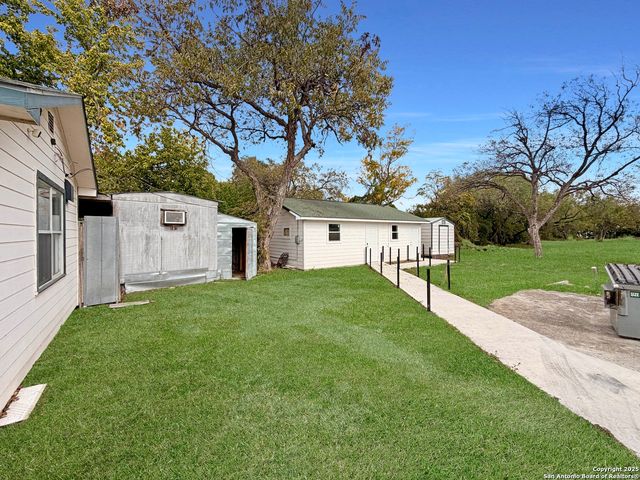 544 S WW White, San Antonio, TX 78220