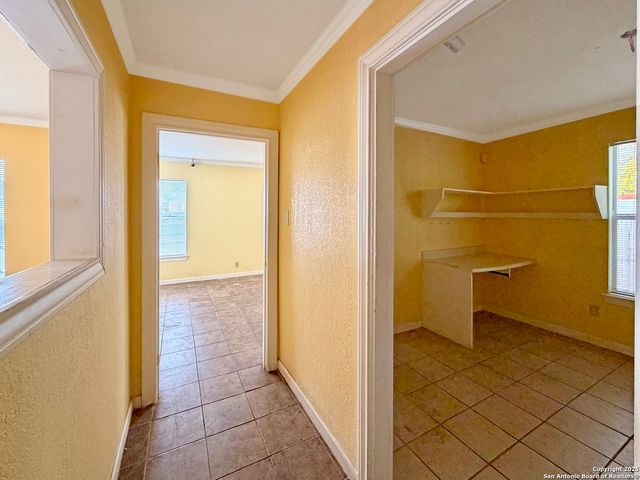 544 S WW White, San Antonio, TX 78220