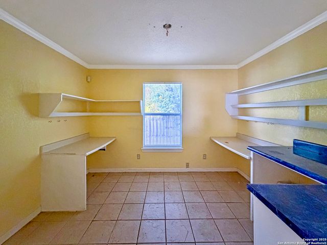 544 S WW White, San Antonio, TX 78220