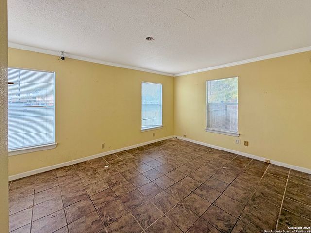 544 S WW White, San Antonio, TX 78220
