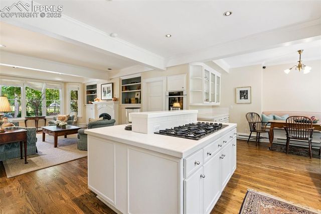 9 Broadmoor Avenue, Colorado Springs, CO 80906