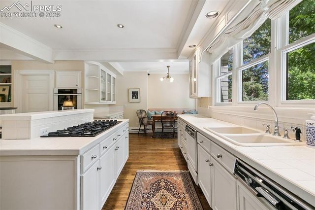 9 Broadmoor Avenue, Colorado Springs, CO 80906