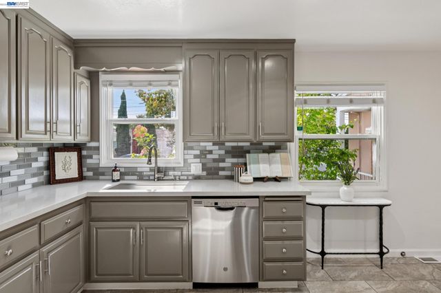 15040 Costela St, San Leandro, CA 94579