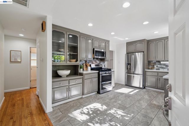 15040 Costela St, San Leandro, CA 94579