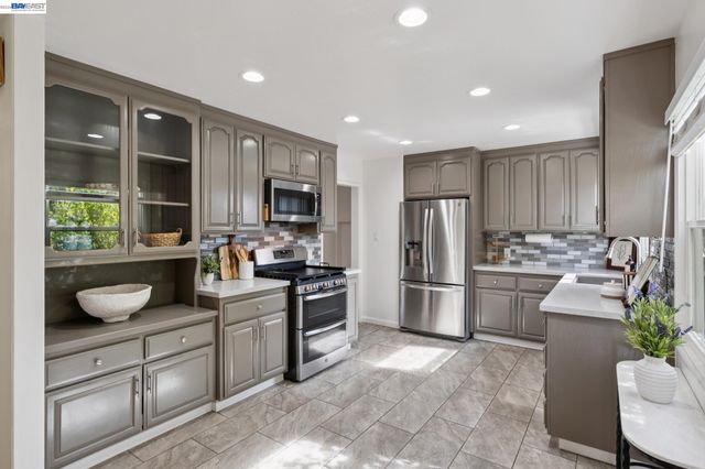 15040 Costela St, San Leandro, CA 94579