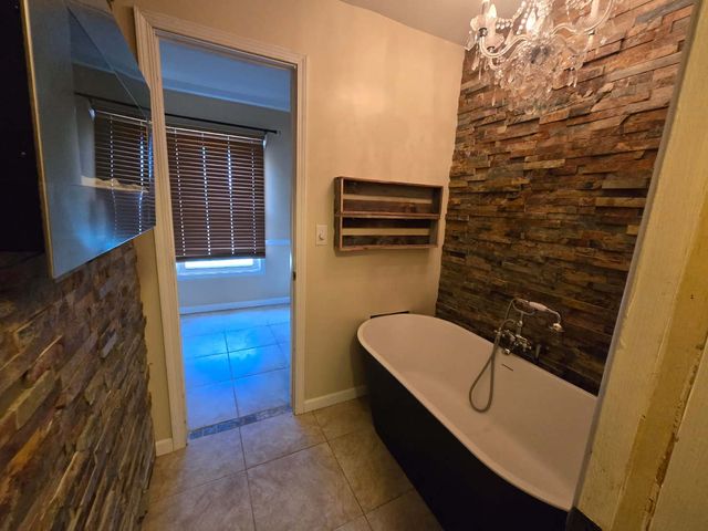 1010 Patricia Lane, Crete, IL 60417