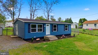 4 CAYMAN CT, Martinsburg, WV 25404
