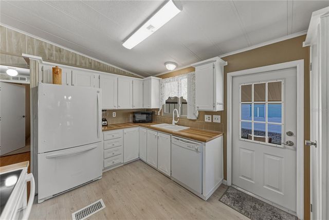 4912 DORADO STREET, Zephyrhills, FL 33541