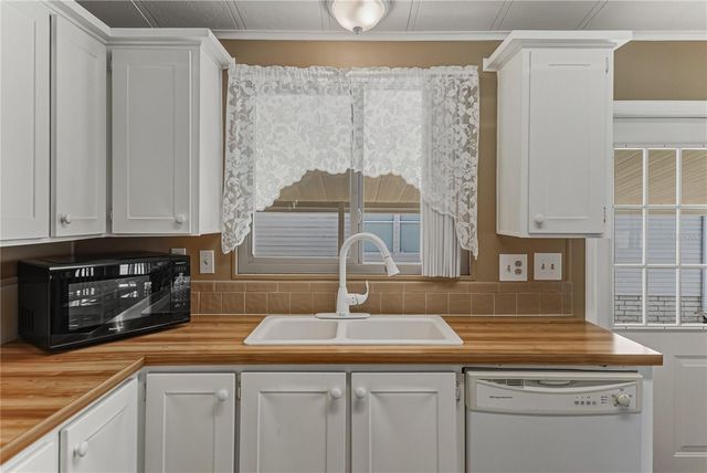 4912 DORADO STREET, Zephyrhills, FL 33541