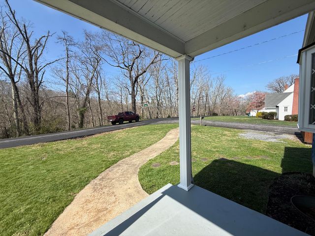 E 3103 Circle DR, Covington, VA 24426