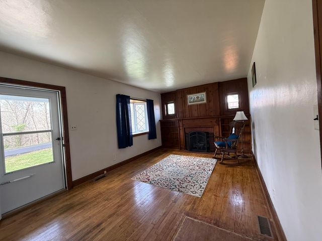 E 3103 Circle DR, Covington, VA 24426