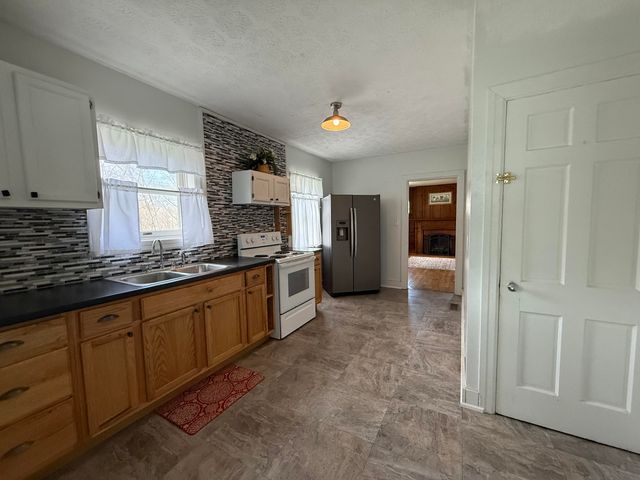 E 3103 Circle DR, Covington, VA 24426