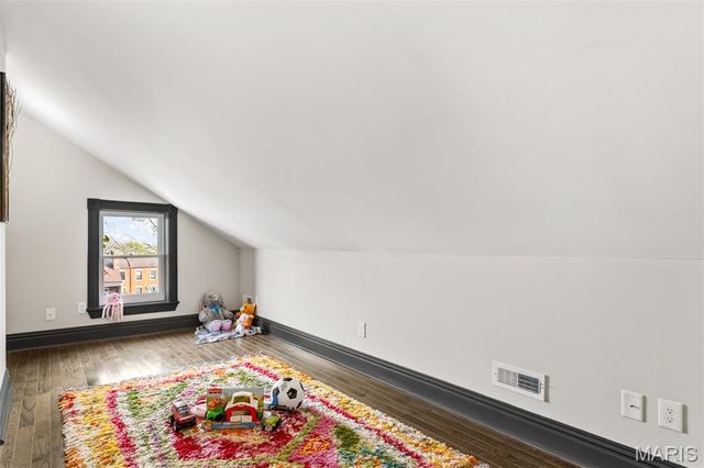 1916 S 12th Street, St Louis, MO 63104