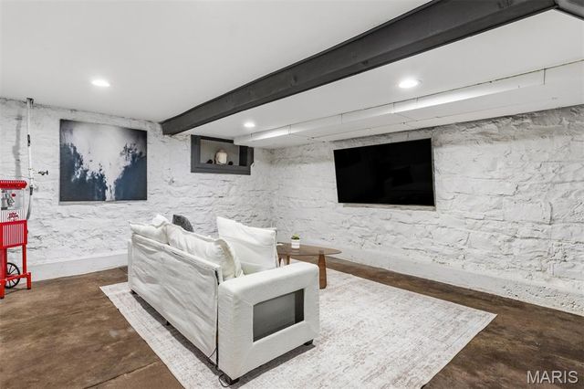 1916 S 12th Street, St Louis, MO 63104