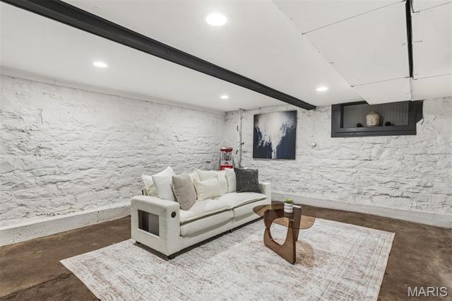 1916 S 12th Street, St Louis, MO 63104