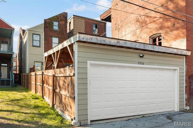 1916 S 12th Street, St Louis, MO 63104