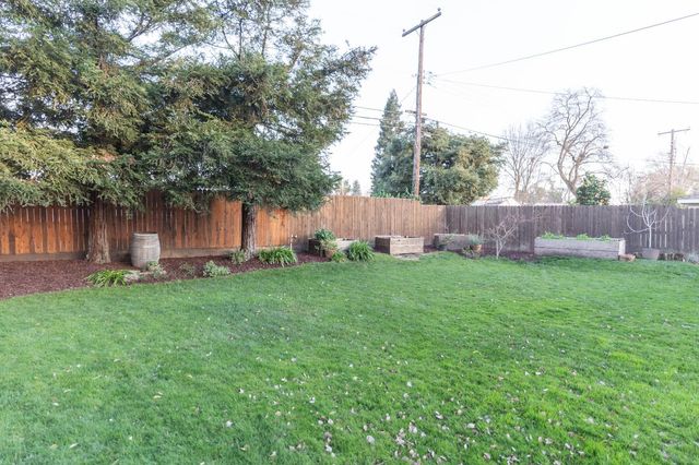 2596 Roslyn Way, Sacramento, CA 95821