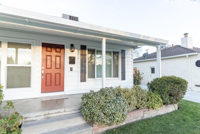 2596 Roslyn Way, Sacramento, CA 95821