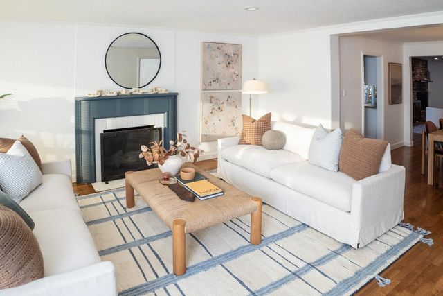 2596 Roslyn Way, Sacramento, CA 95821