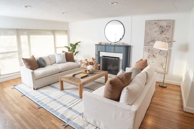 2596 Roslyn Way, Sacramento, CA 95821