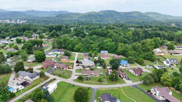 10 Joan Street, Williamsburg, KY 40769