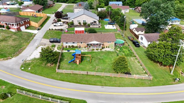 10 Joan Street, Williamsburg, KY 40769
