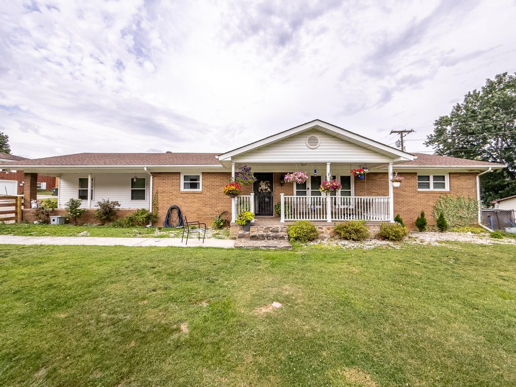 10 Joan Street, Williamsburg, KY 40769