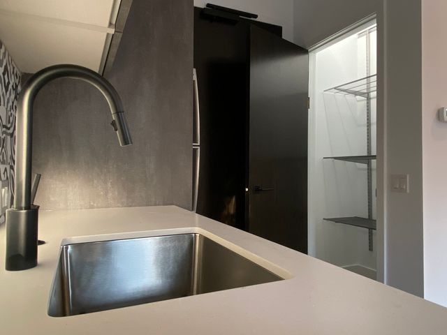 1900 W North Avenue 3R, Chicago, IL 60622