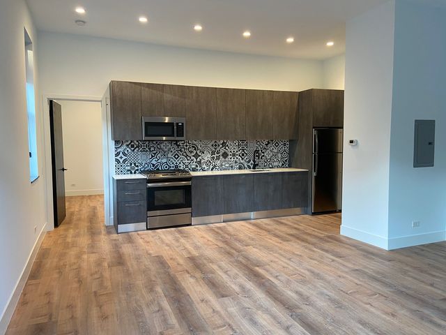 1900 W North Avenue 3R, Chicago, IL 60622