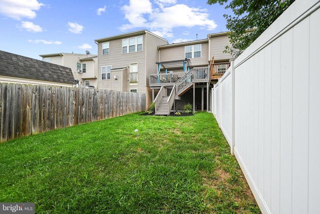 722 BLOSSOM DR, Hanover, PA 17331