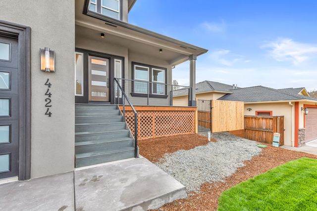 4424 Park Ridge Drive, Medford, OR 97504