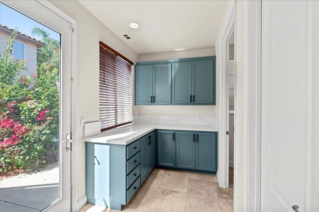 1400 Cliff Swallow Dr, Patterson, CA 95363
