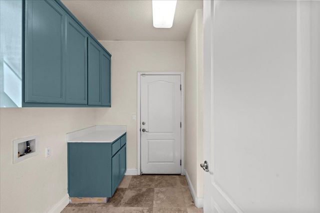 1400 Cliff Swallow Dr, Patterson, CA 95363