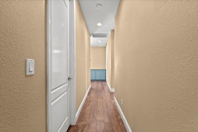 1400 Cliff Swallow Dr, Patterson, CA 95363
